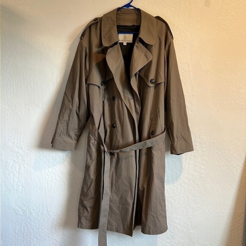 London Fog Trench Coat 42 Short